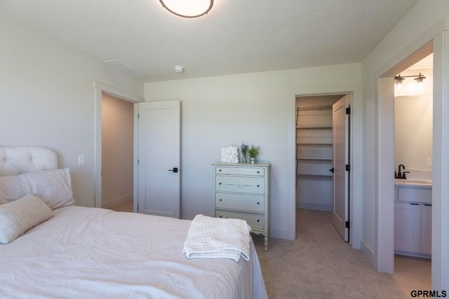 4515 S 203 Avenue, Elkhorn, NE 68135