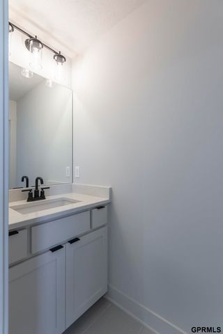 4515 S 203 Avenue, Elkhorn, NE 68135