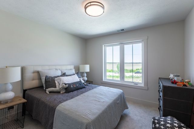 4515 S 203 Avenue, Elkhorn, NE 68135