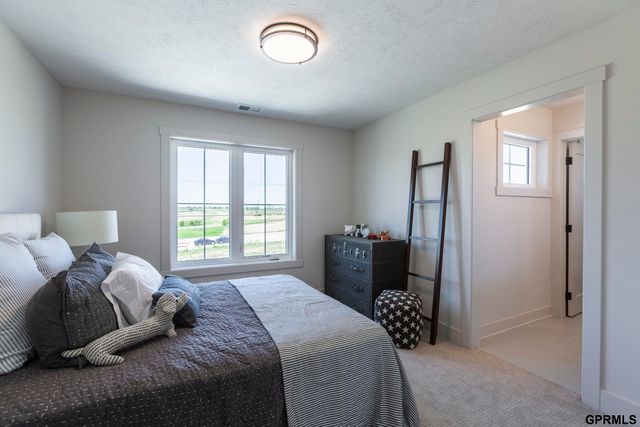 4515 S 203 Avenue, Elkhorn, NE 68135