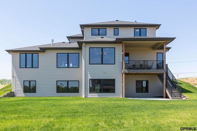 4515 S 203 Avenue, Elkhorn, NE 68135