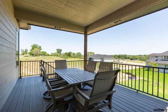 4515 S 203 Avenue, Elkhorn, NE 68135