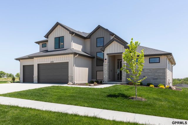 4515 S 203 Avenue, Elkhorn, NE 68135