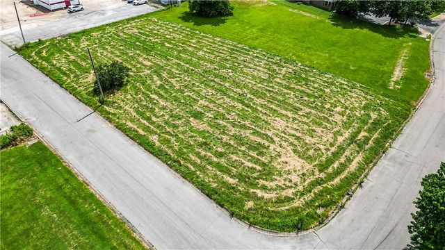 Plaza Place & Whitaker Street, Springdale, AR 72764
