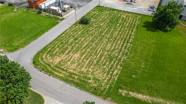 Plaza Place & Whitaker Street, Springdale, AR 72764