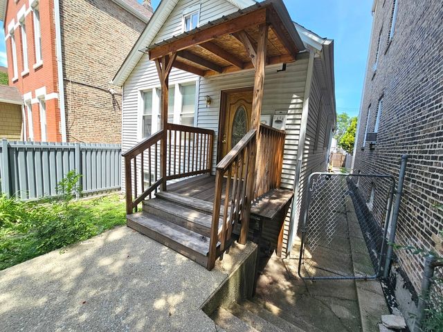 2840 W 23rd Place, Chicago, IL 60623