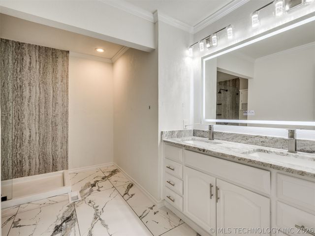 8408 E 64th Place, Tulsa, OK 74133