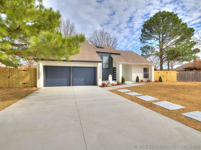 8408 E 64th Place, Tulsa, OK 74133