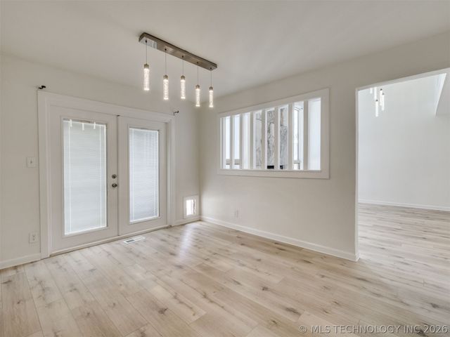 8408 E 64th Place, Tulsa, OK 74133