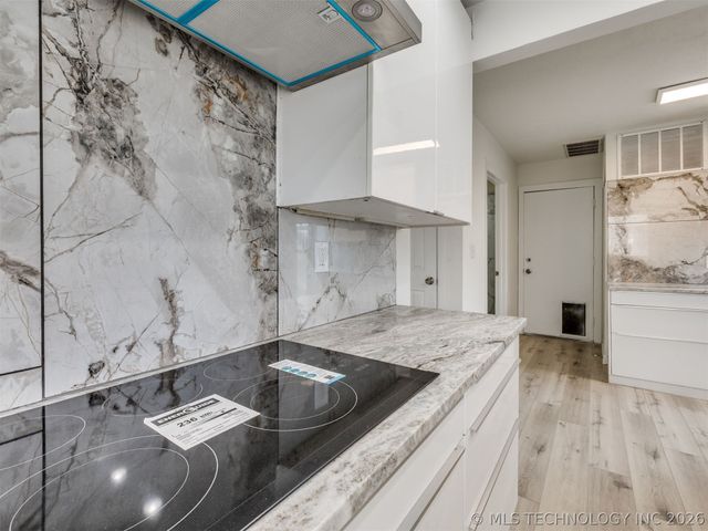 8408 E 64th Place, Tulsa, OK 74133