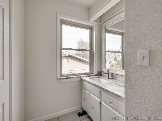 8408 E 64th Place, Tulsa, OK 74133