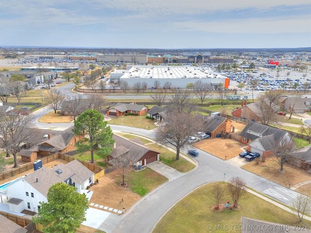 8408 E 64th Place, Tulsa, OK 74133