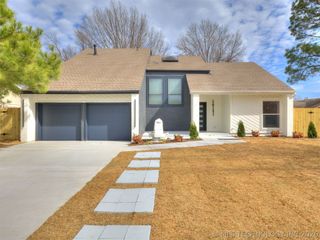 8408 E 64th Place, Tulsa, OK 74133