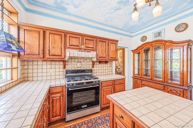 436 Bay Avenue, East Patchogue, NY 11772