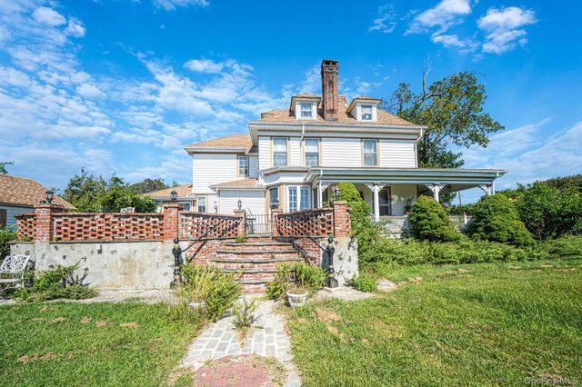 436 Bay Avenue, East Patchogue, NY 11772