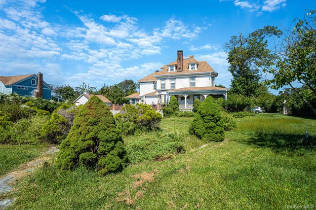 436 Bay Avenue, East Patchogue, NY 11772