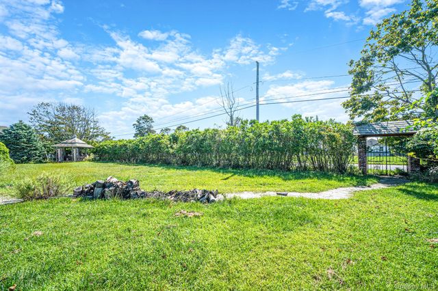 436 Bay Avenue, East Patchogue, NY 11772