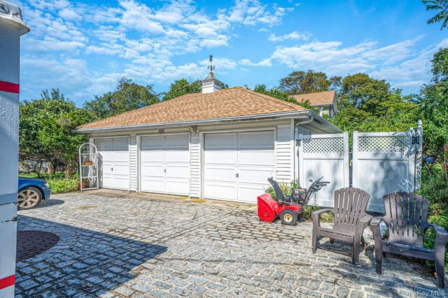 436 Bay Avenue, East Patchogue, NY 11772