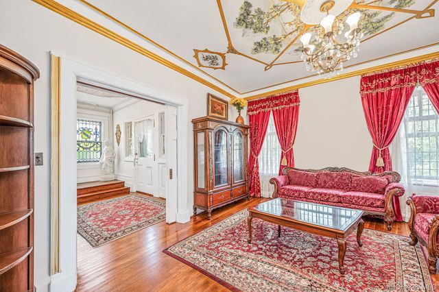 436 Bay Avenue, East Patchogue, NY 11772