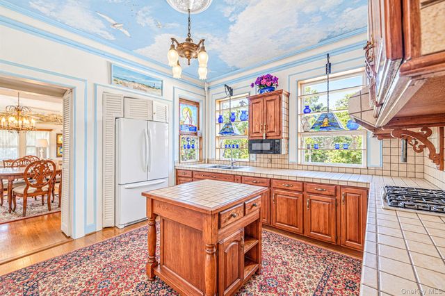 436 Bay Avenue, East Patchogue, NY 11772