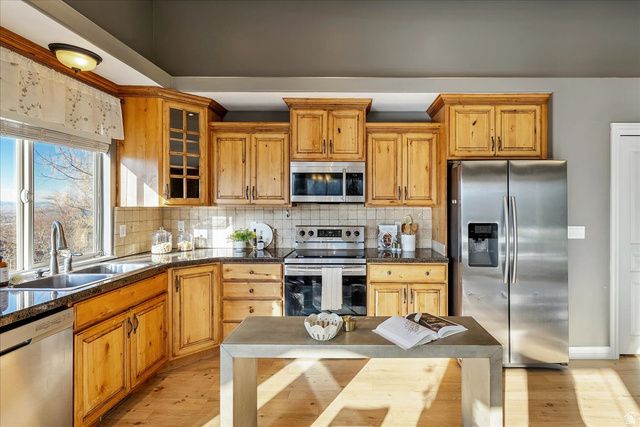 842 E 2150 S, Bountiful, UT 84010