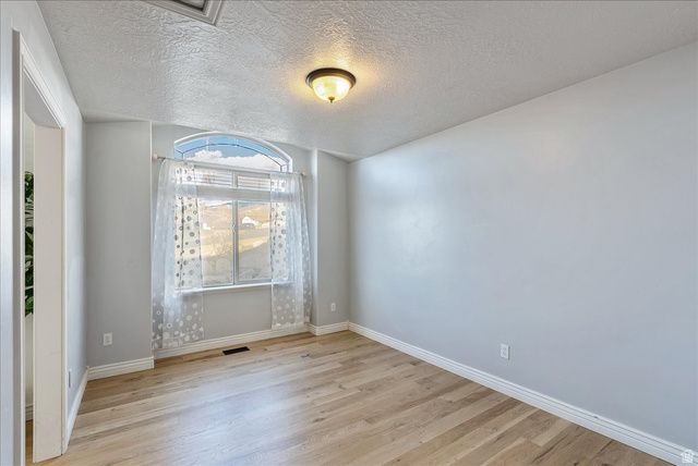 842 E 2150 S, Bountiful, UT 84010