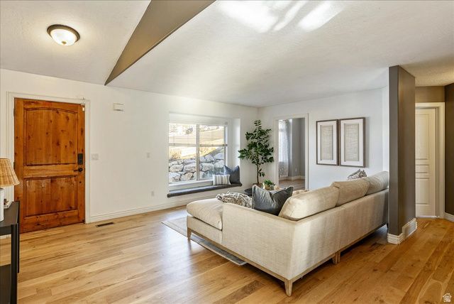 842 E 2150 S, Bountiful, UT 84010