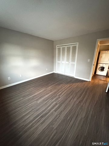 512 Twin Circle Drive 512, South Windsor, CT 06074