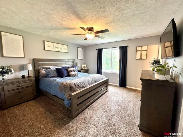 8015 Mandalay Drive, Lincoln, NE 68516