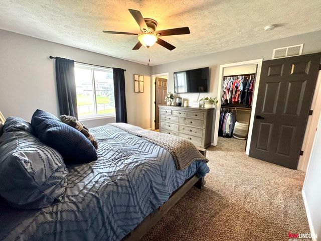 8015 Mandalay Drive, Lincoln, NE 68516