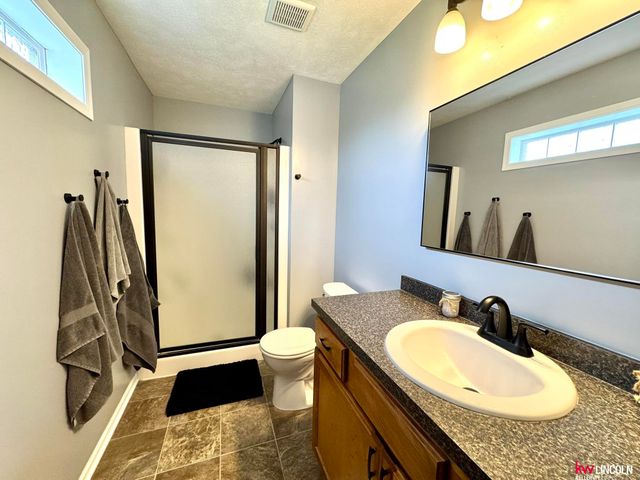 8015 Mandalay Drive, Lincoln, NE 68516