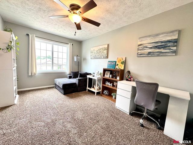 8015 Mandalay Drive, Lincoln, NE 68516