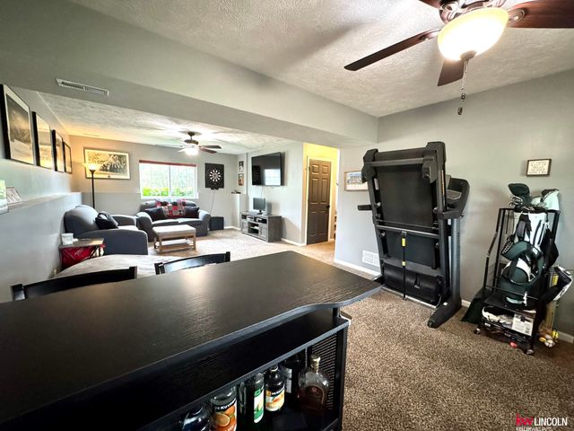 8015 Mandalay Drive, Lincoln, NE 68516
