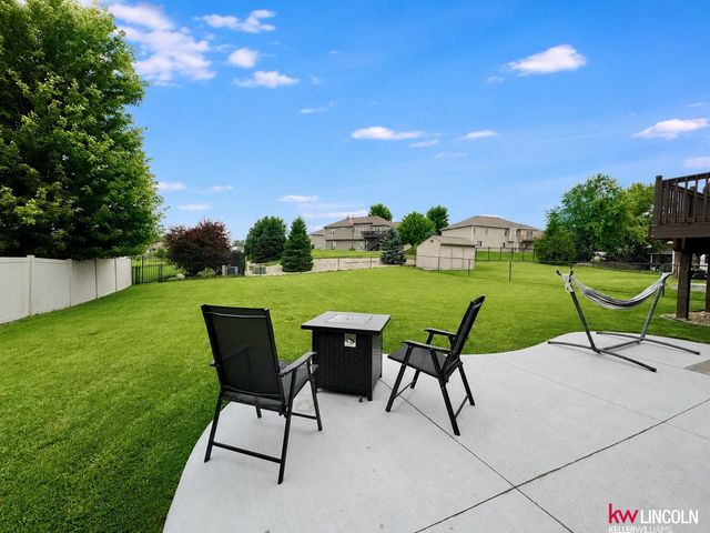 8015 Mandalay Drive, Lincoln, NE 68516