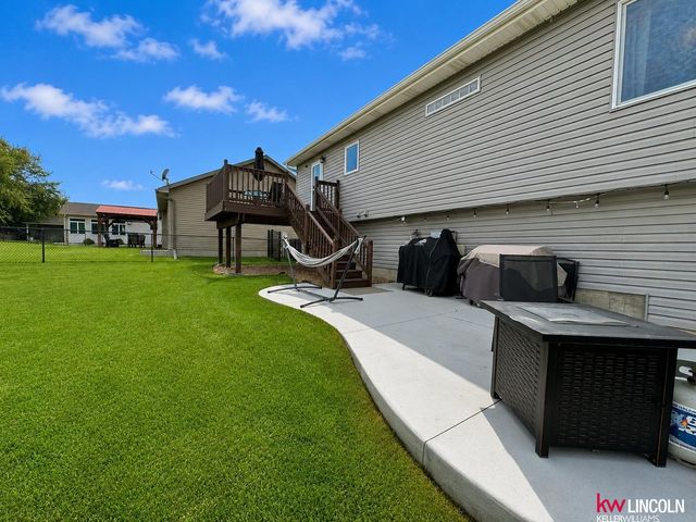 8015 Mandalay Drive, Lincoln, NE 68516