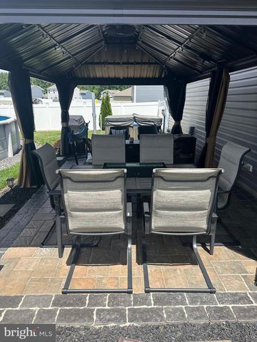 8 EISENHOWER DR, Bridgeton, NJ 08302