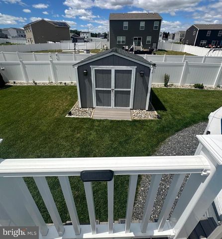 8 EISENHOWER DR, Bridgeton, NJ 08302