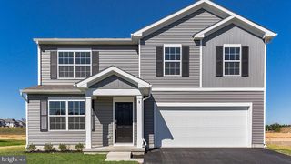 8 EISENHOWER DR, Bridgeton, NJ 08302