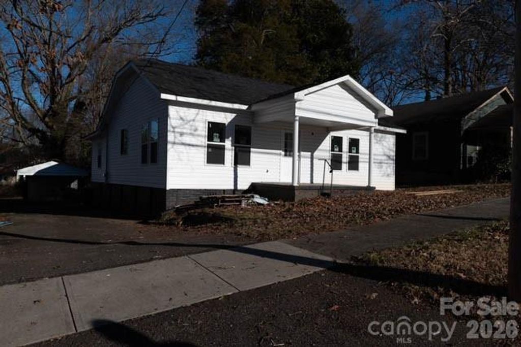 637 E Front Street, Statesville, NC 28677