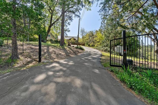 2940 Horseshoe Bend Rd, Somerset, CA 95684