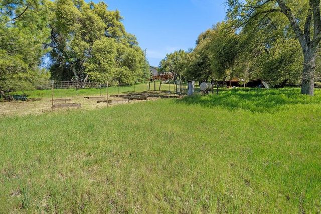 2940 Horseshoe Bend Rd, Somerset, CA 95684