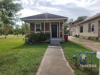703 N Avenue B, Freeport, TX 77541