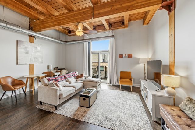 500 N DAMEN Avenue 307, Chicago, IL 60622