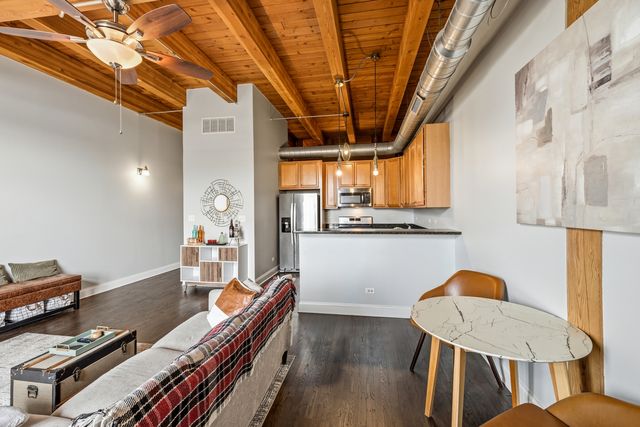 500 N DAMEN Avenue 307, Chicago, IL 60622