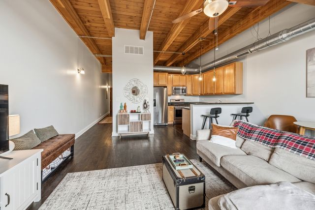 500 N DAMEN Avenue 307, Chicago, IL 60622