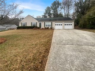 607 River Bend SW Circle, Smyrna, GA 30082