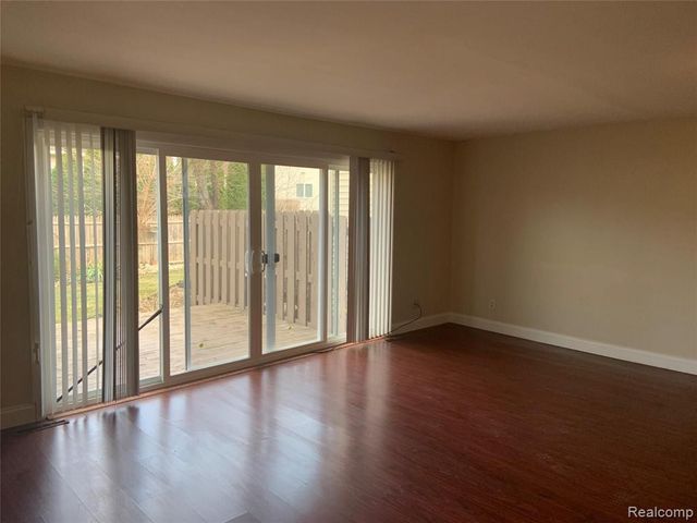 6320 Laurentian. Court, Flint, MI 48532