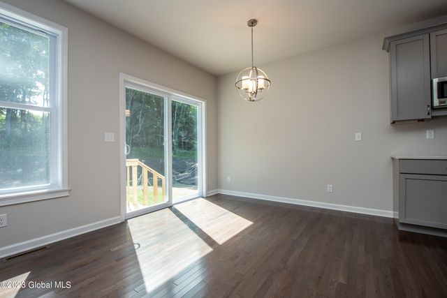 4 Hunter Court, Milton, NY 12020