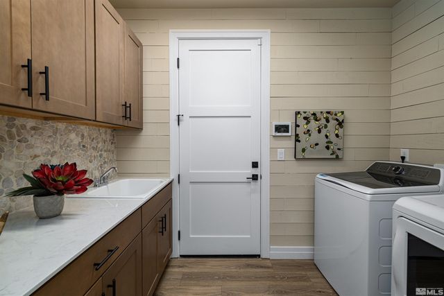 282 Arlis Place, Sparks, NV 89441