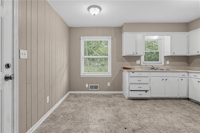 11015 HERRICK Avenue, Kansas City, MO 64134